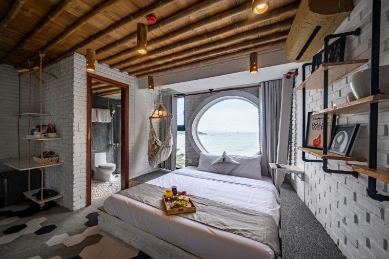 Deluxe Double Working Ocean view